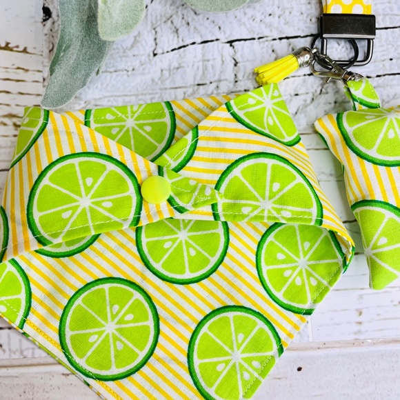 Matching Dog Bandana & Wristlet Keychain Disposable Doggy-Bag Cover (Set) - Picture 4 of 4